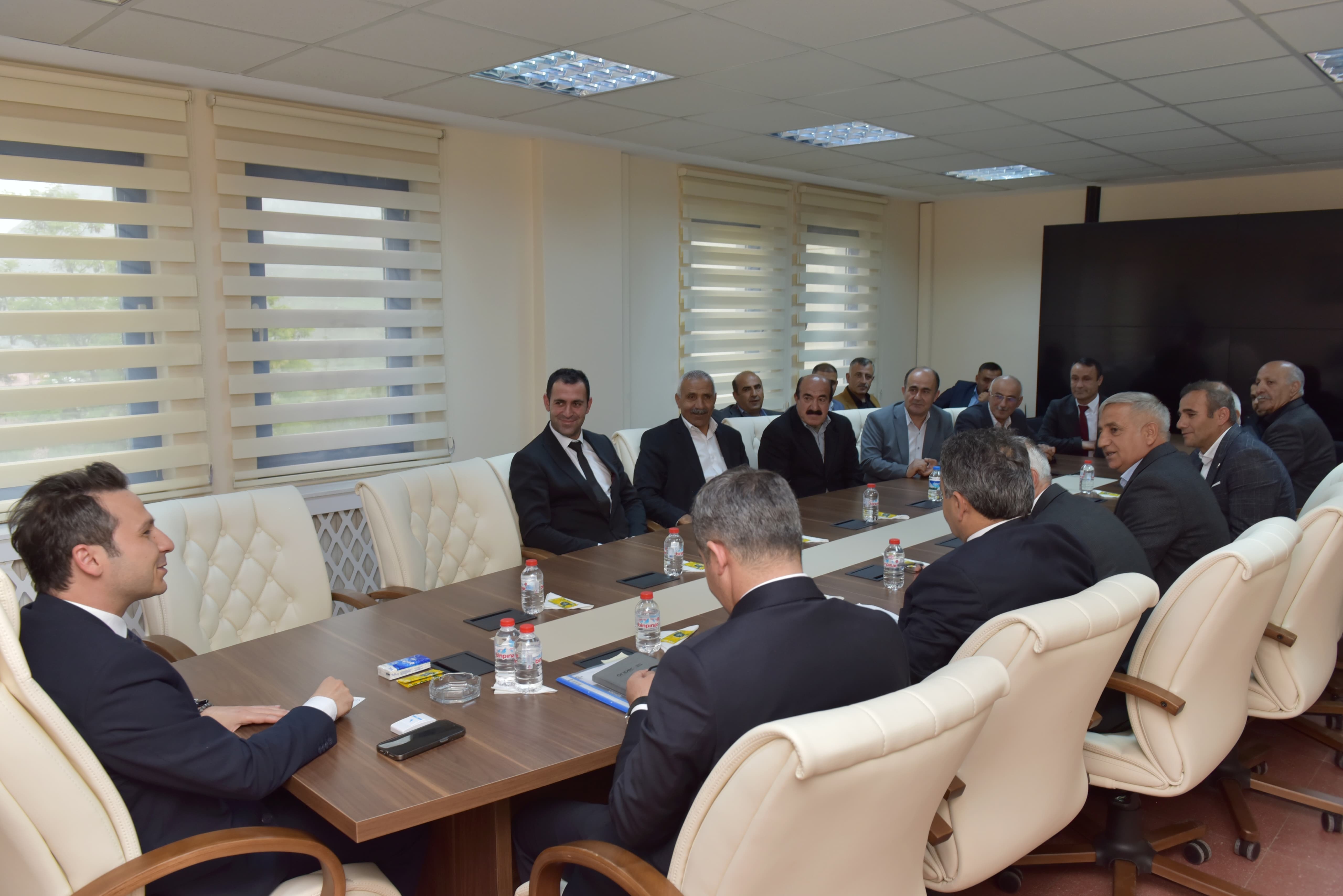 Vali Yardımcısı Buğra Karadağ, köy muhtarlarının taleplerini dinledi