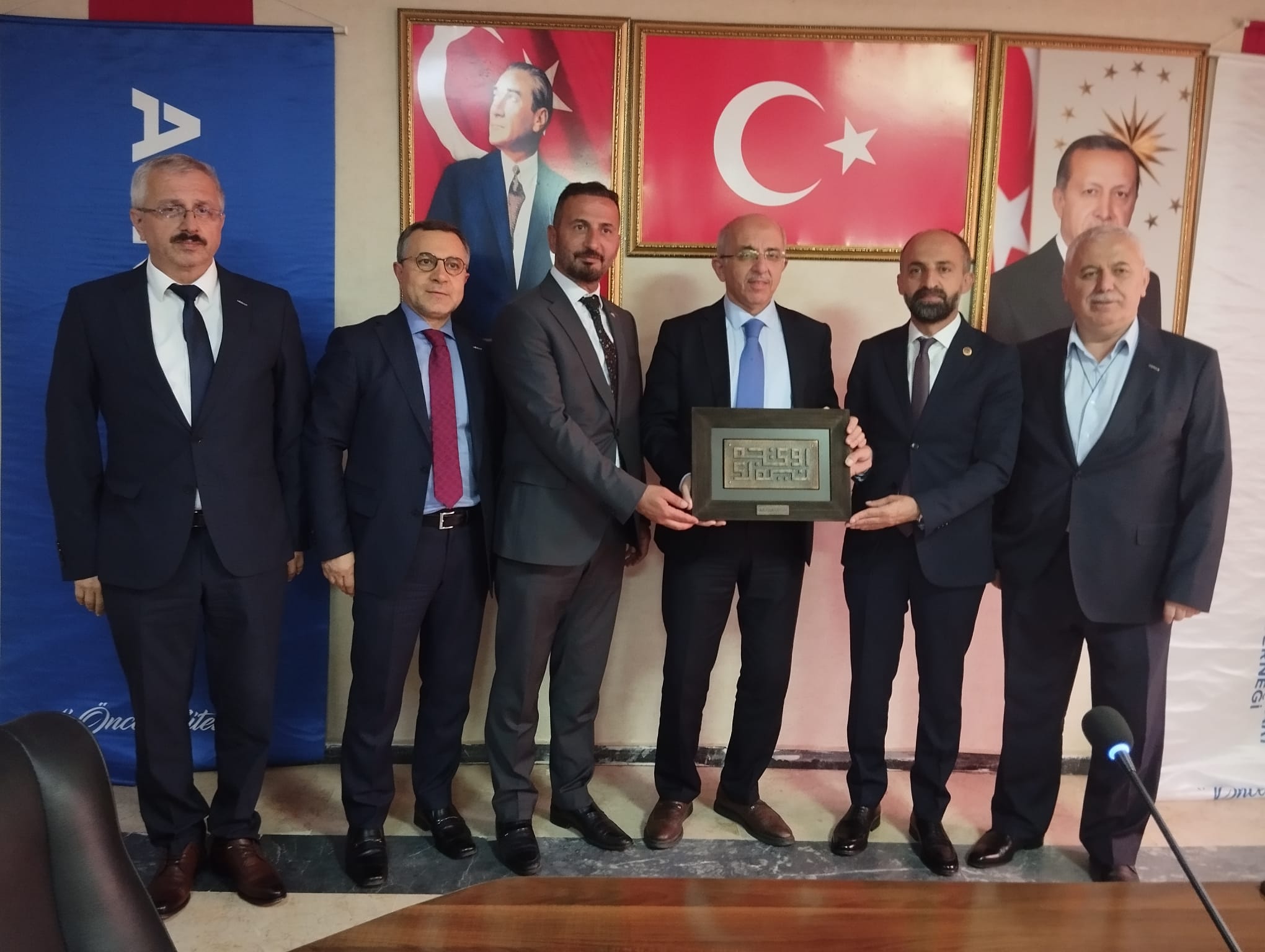 İŞ İNSANLARI HAKKARİ’DE ! Hakan TAŞ YAZDI 