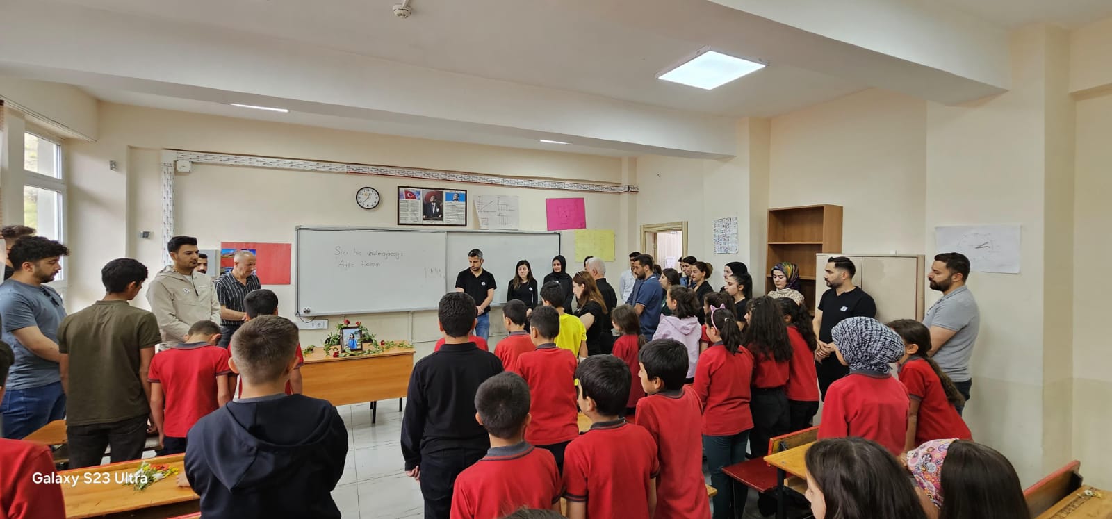 AYŞE ÖĞRETMEN GÖZYAŞLARI İÇİNDE UĞURLANDI