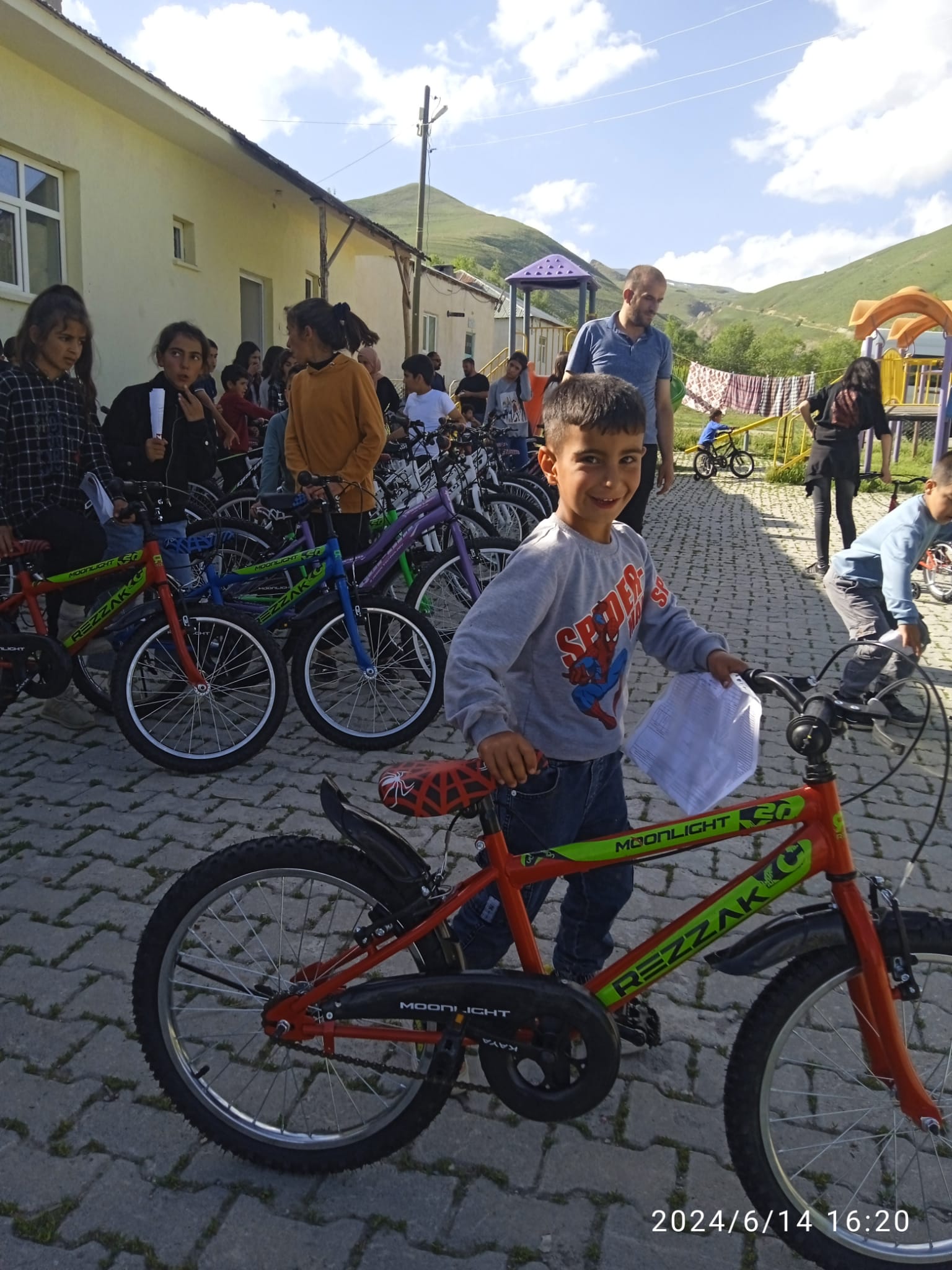 Sedex madencilik'ten köy çocuklarına anlamlı hediye