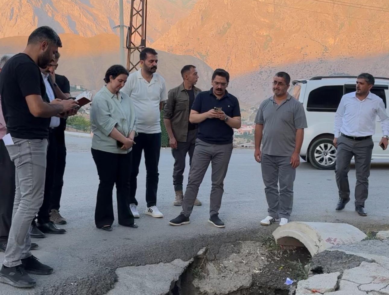 Mahmutoğlu, ”Vatandaşlarımızın Yanındayız”
