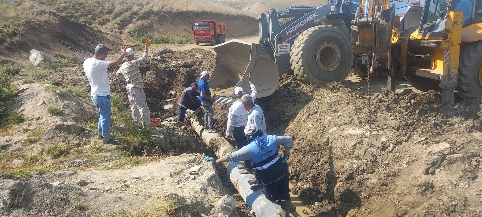 Belediye ekiplerinin 3 bin 500 rakımda zorlu çalışması