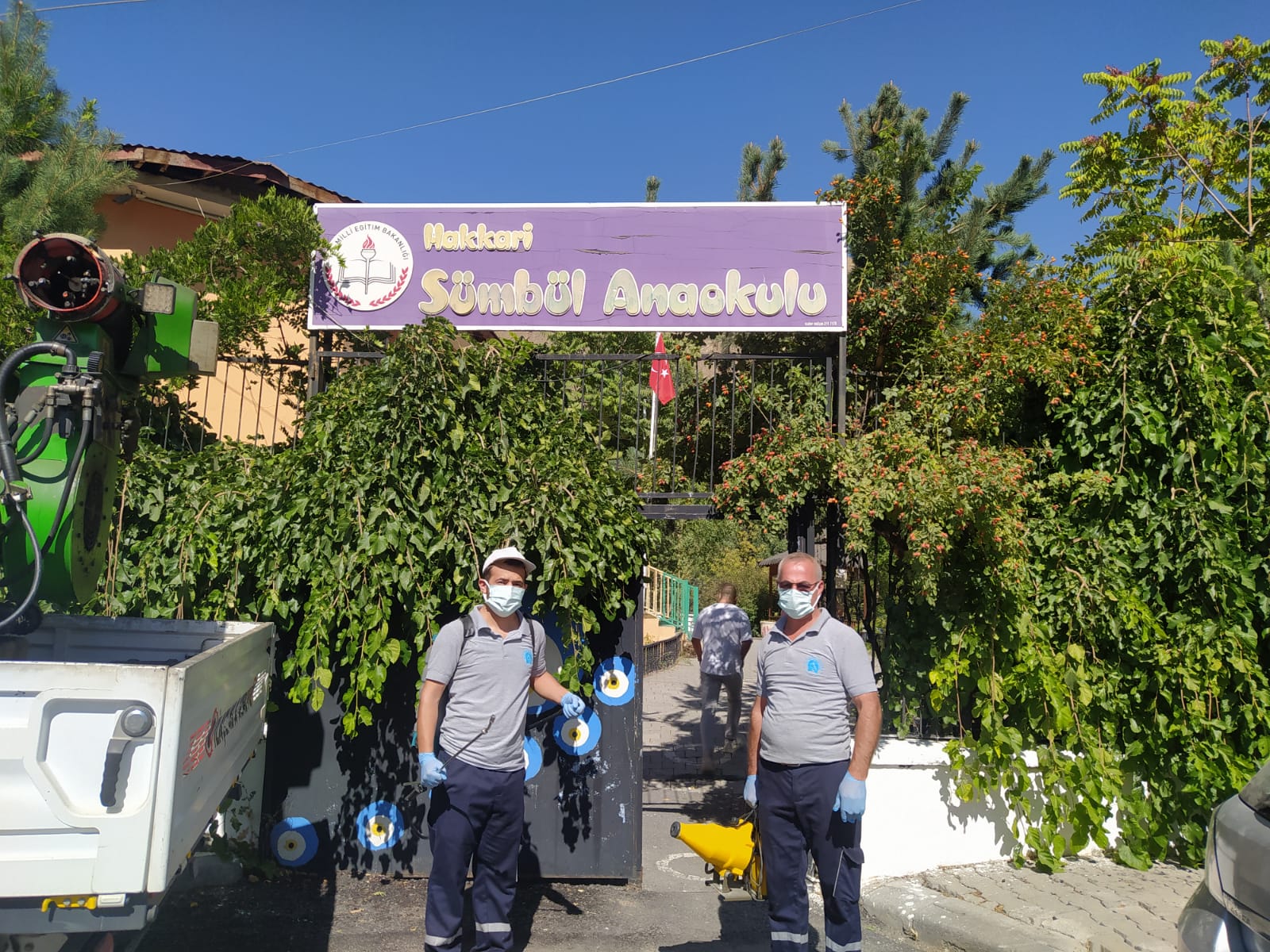 Belediye ekipleri okul pansiyonlarını ilaçladı