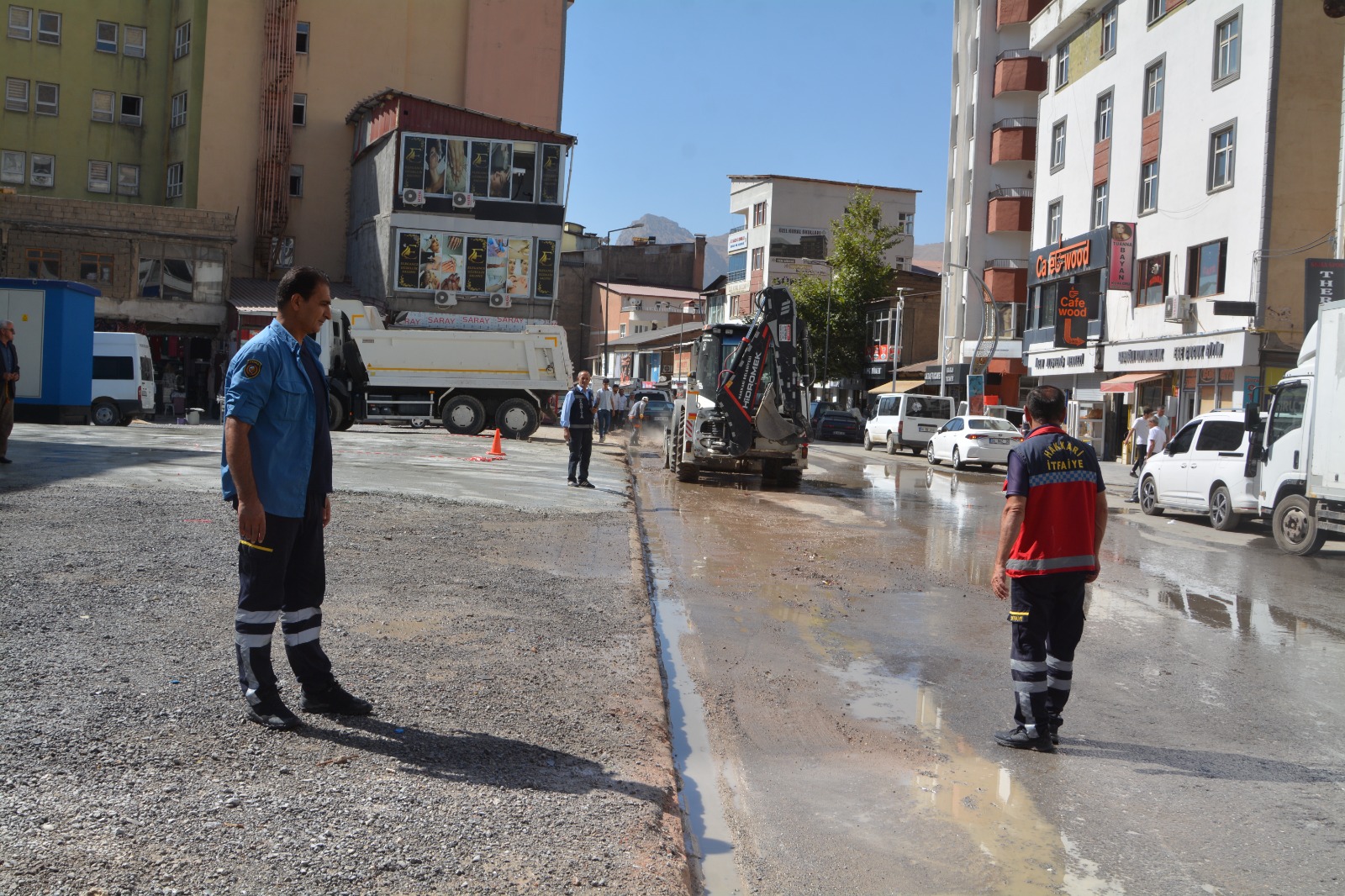 Hakkari’de işportacılardan temizleniyor