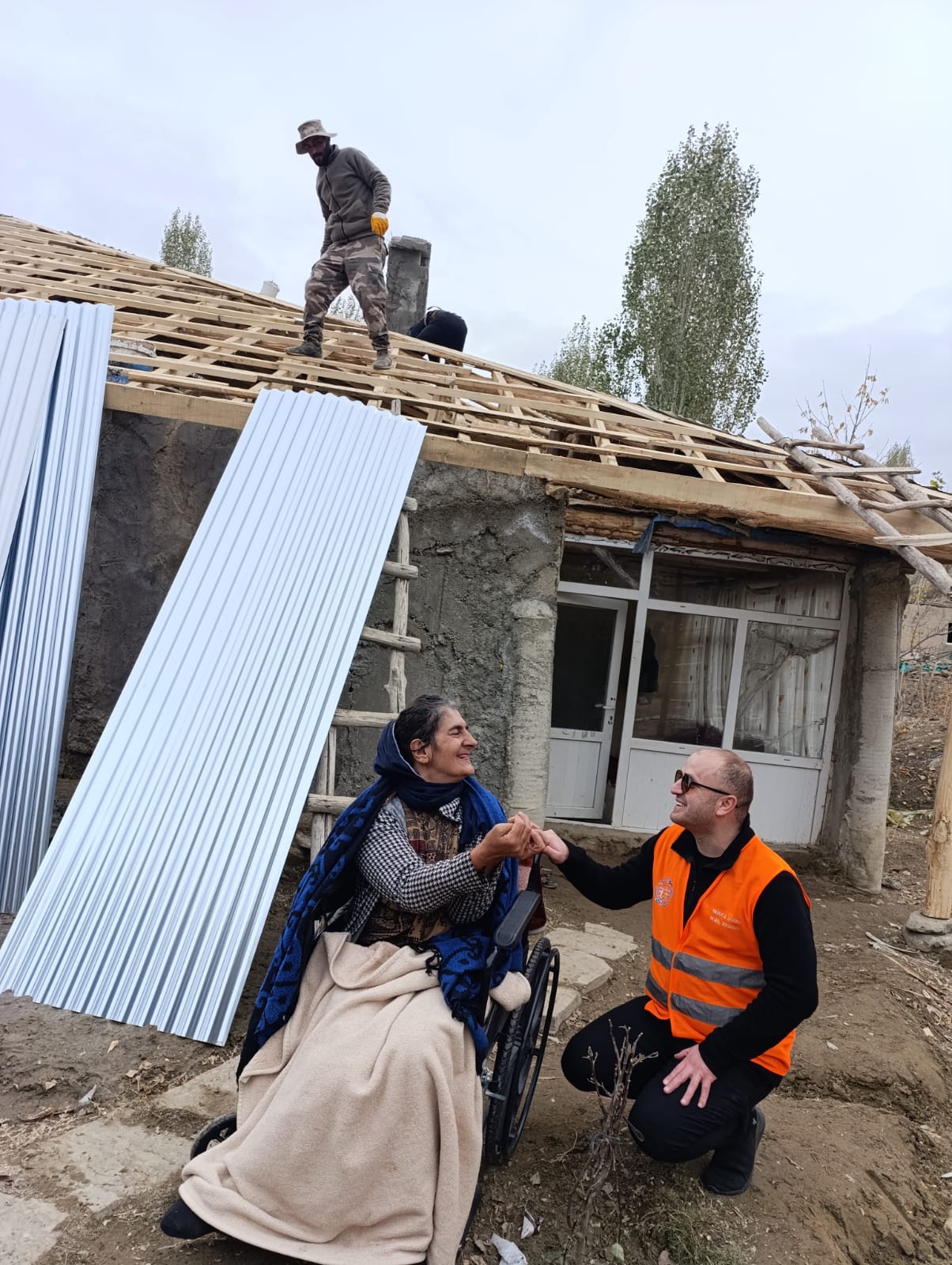 ENGELLİ VATANDAŞA ÇATI MALZEMESİ DESTEĞİ