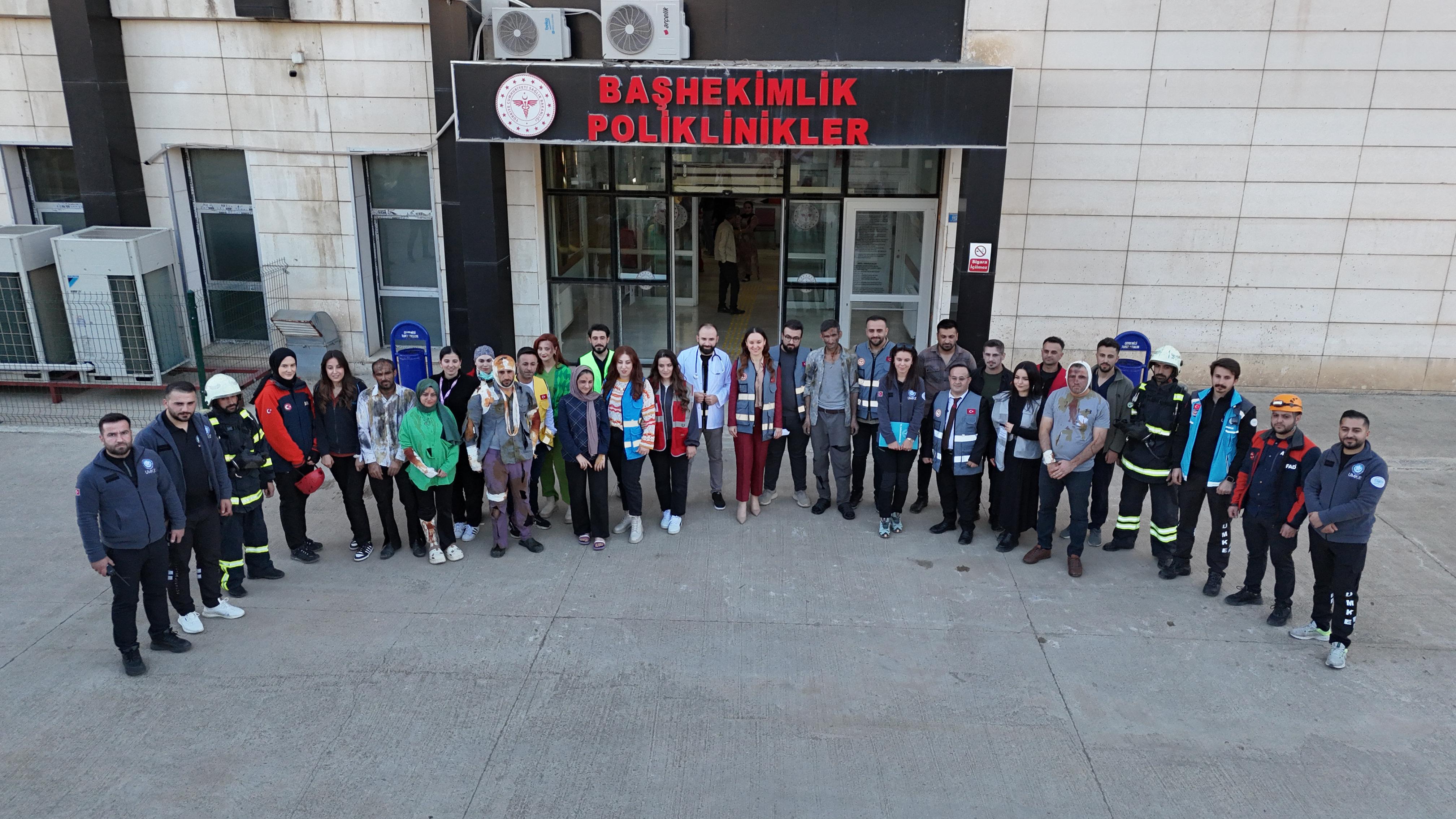 DERECİK'TE DEPREM VE YANGIN TATBİKATI