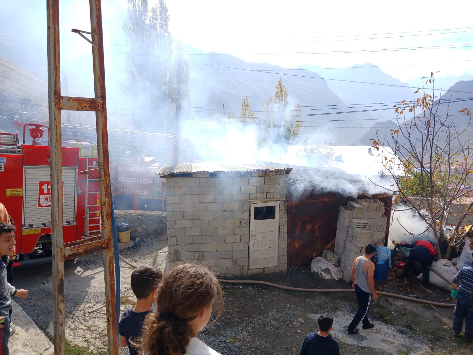 Hakkari’de Korkutan Tandır Yangını