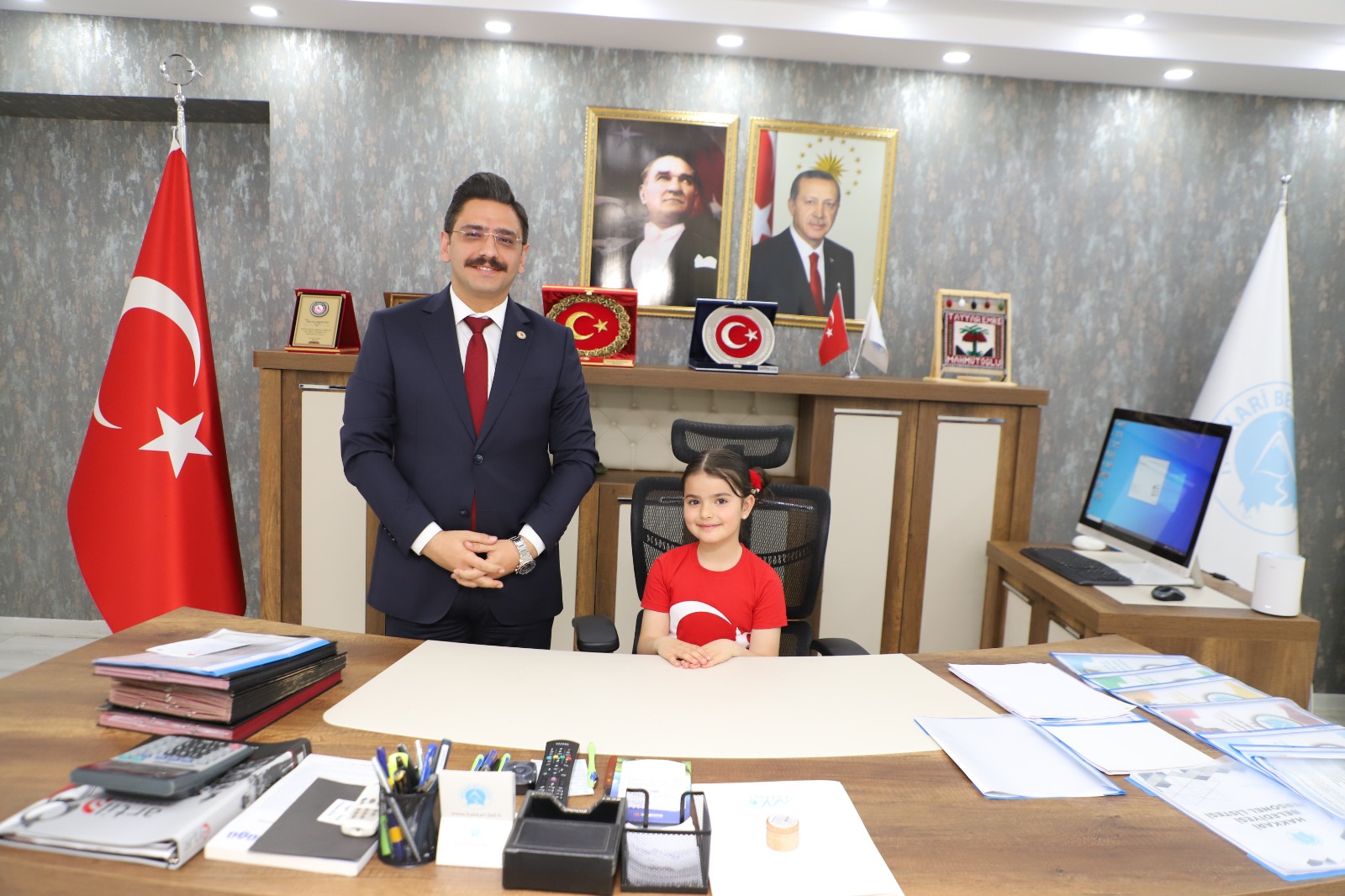 Başkanlık Koltuğunda Minik Bir Yıldız: Jinda!
