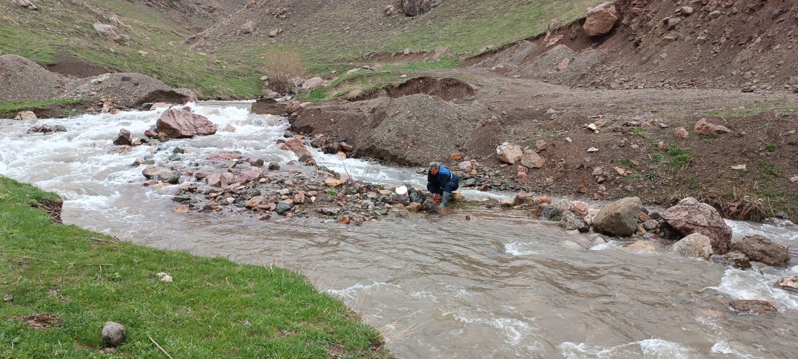 Hakkari’de bulanık suya müdahale