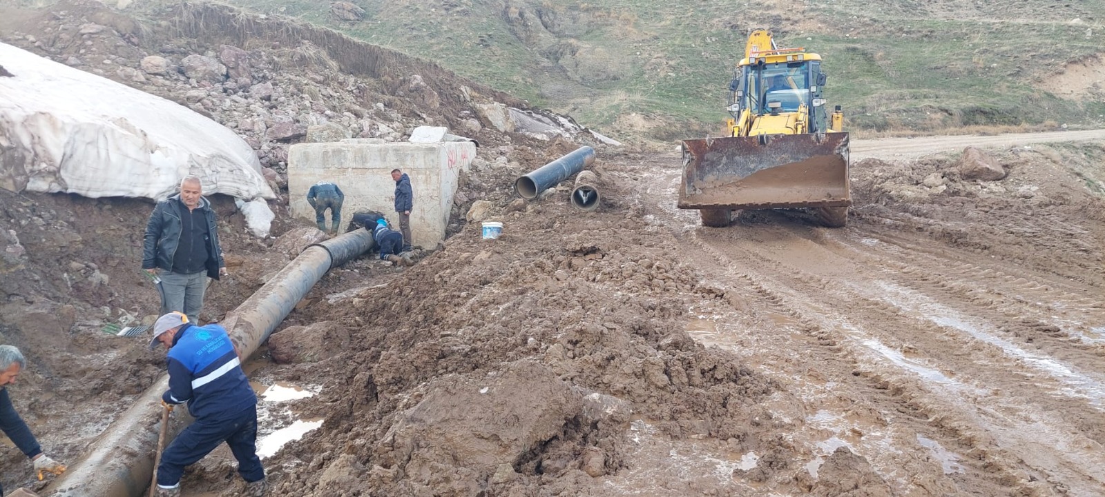 Hakkari’de Su Arızası Giderildi, Kent Merkezine Yeniden Su Verilmeye Başlandı