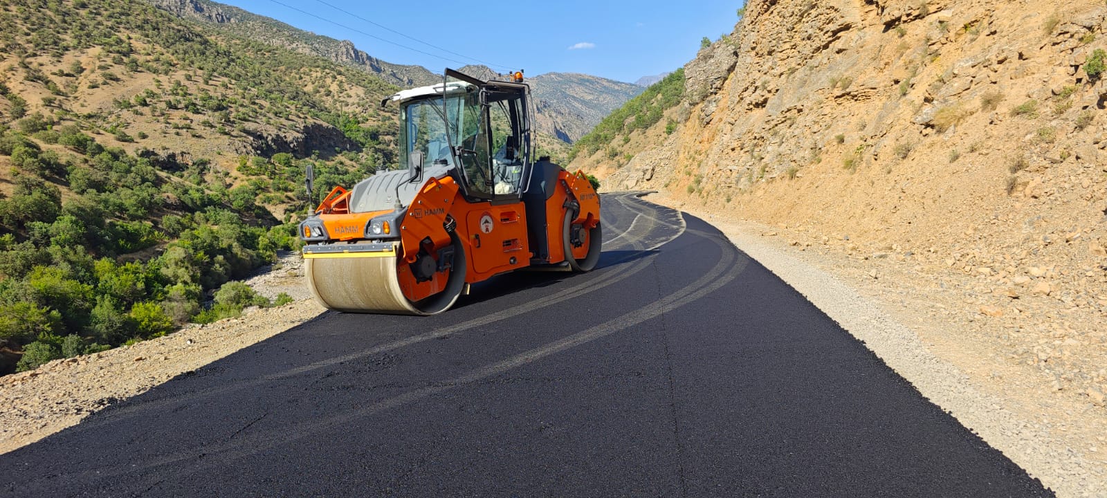 Hakkari’de Ulaşım Yatırımları Sürüyor