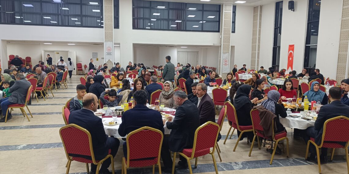 Hakkari’de ‘Dünya Yetimler Günü’ İftar Programı Düzenlendi