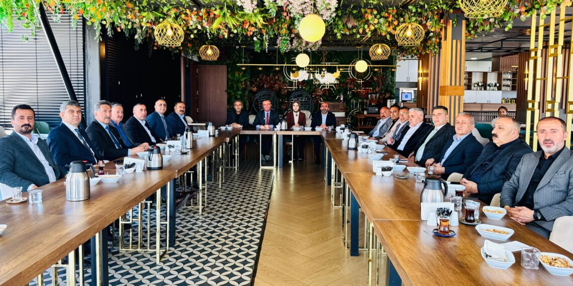 Başkan Kaya Muhtarlarla Bir Araya Geldi