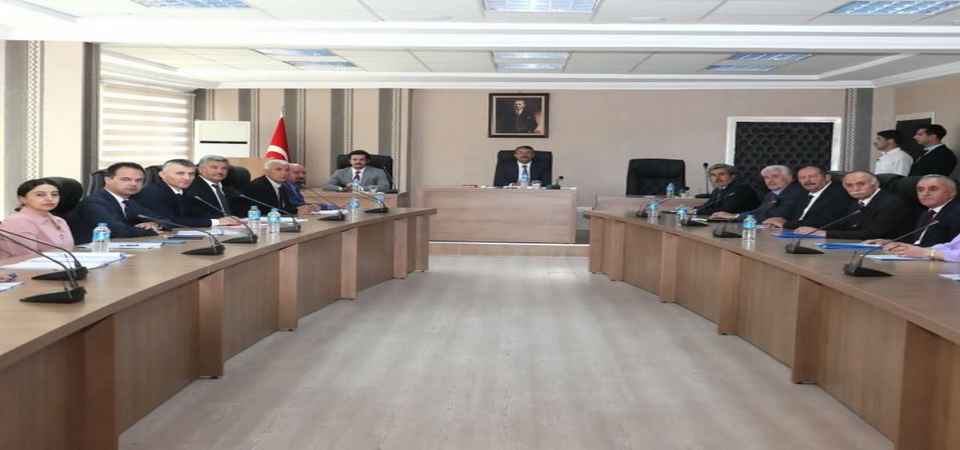 Vali Çelik, İl Özel İdaresini ziyaret etti