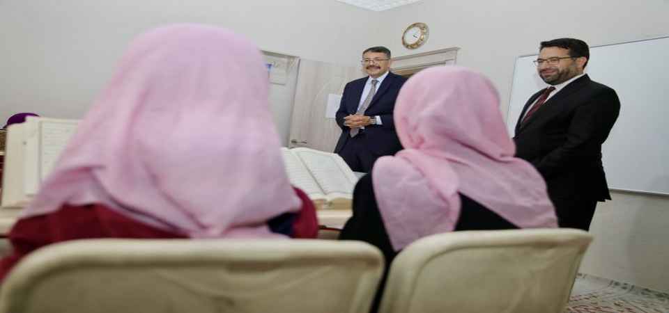 Vali Ali Çelik, Kuran Kursu’nu ziyaret etti