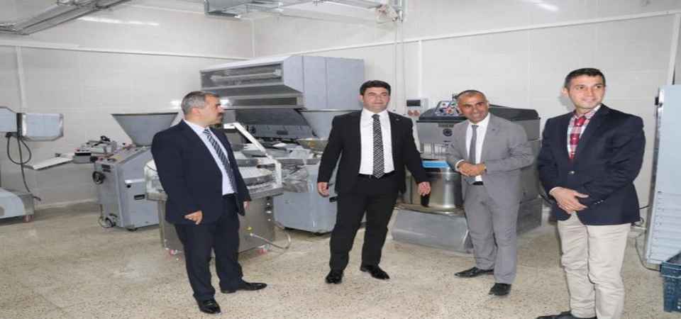 Meslek Lisesi ekmek üretimini sürdürüyor