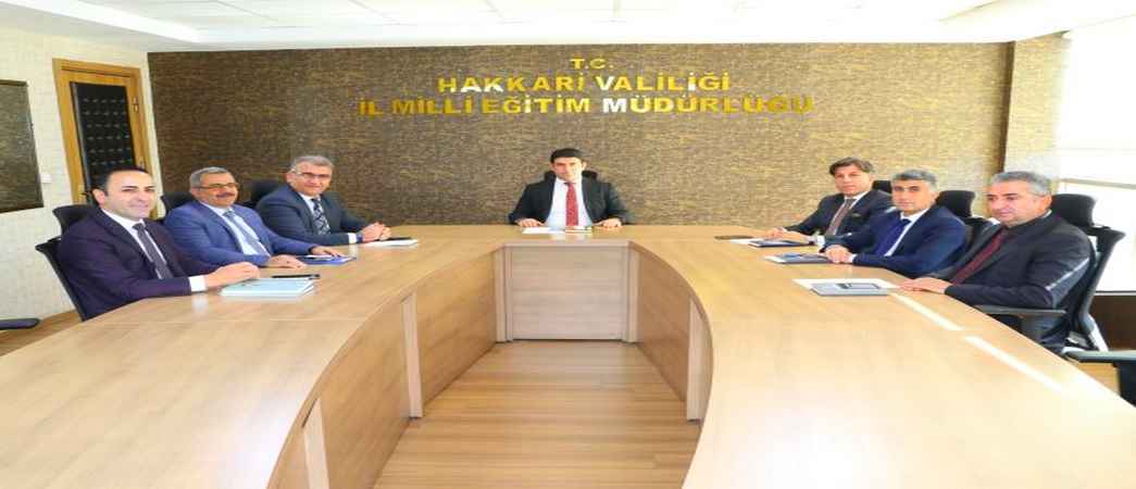 Hakkari'de okulların genel durumu ele alındı