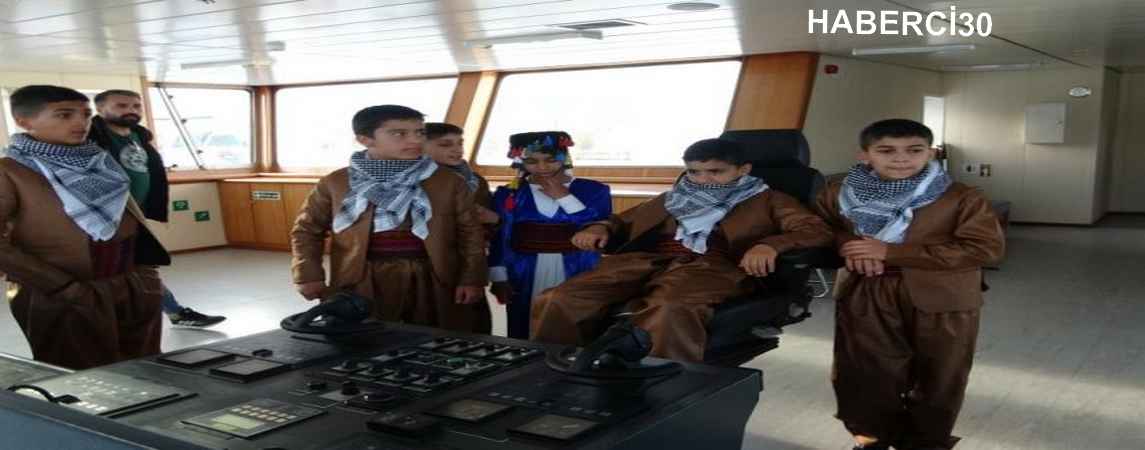 Hakkarili minikler ilk kez feribot heyecanı