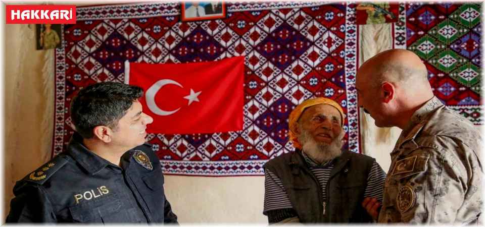 Hakkari Emniyet Müdürü Pınar’dan 99’luk çınara ziyaret