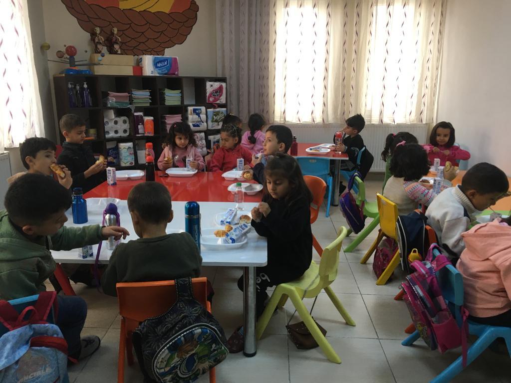 Hakkari’de, Minik Öğrencilerin Tamamına Ücretsiz Yemek 