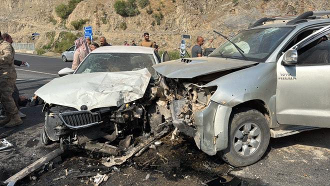 Hakkari'de Trafik Kazası: Biri Ağır 5 Yaralı