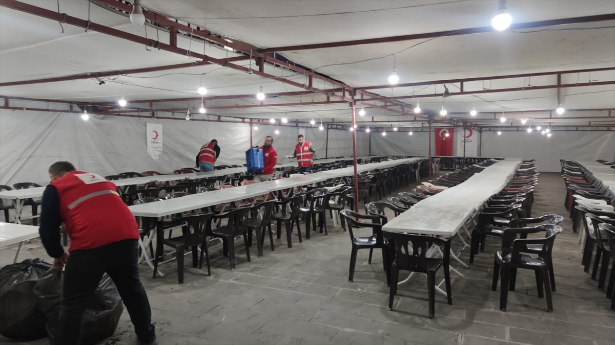 Kızılay, Hakkari'de iftar çadırı kurdu
