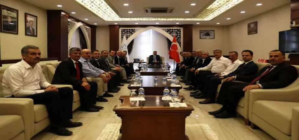 Vali Ali Çelik, muhtarların sorunlarını dinledi