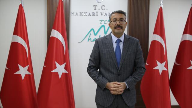 VALİ’DEN 23 NİSAN’IN COŞKUSUNA ANLAMLI MESAJ 