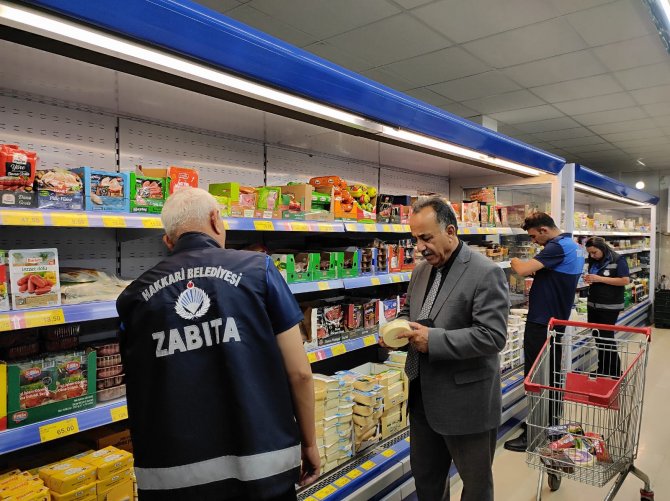 Marketler büyük titizlikle denetlendi