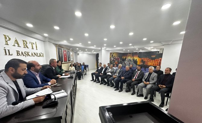 Hakkari AK Parti İl Başkanlığı Haftalık Olağan Yönetim Kurulu toplantısı gerçekleştirdi.