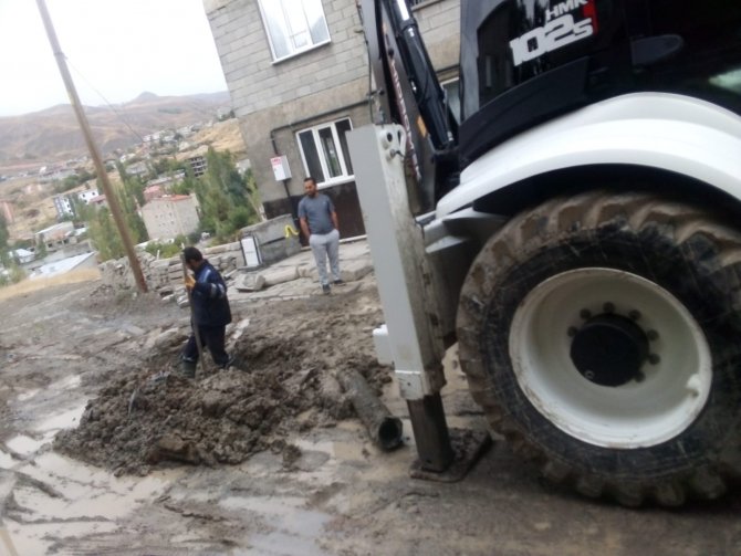 Belediyeden  yağmur mesaisi