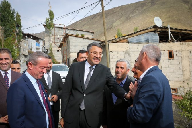 Vali Çelik, 3 ayrı mahallede incelemelerde bulundu