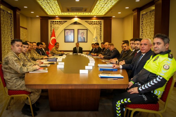 Hakkari'de asayiş toplantısı yapıldı