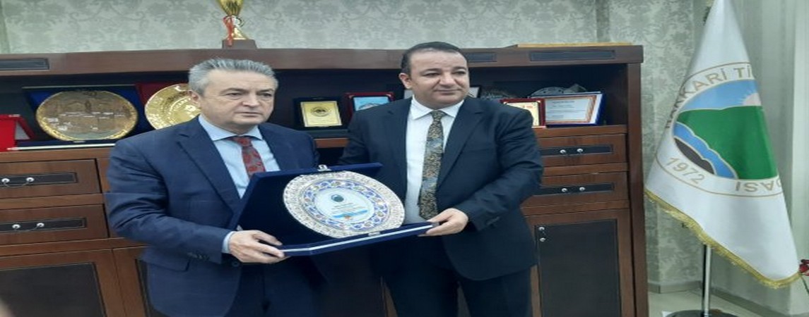HATSO’dan genç iş insanı Ediş’e plaket