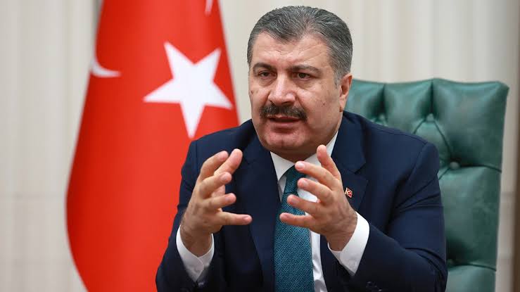 Sağlık Bakanı Fahrettin Koca istifa etti