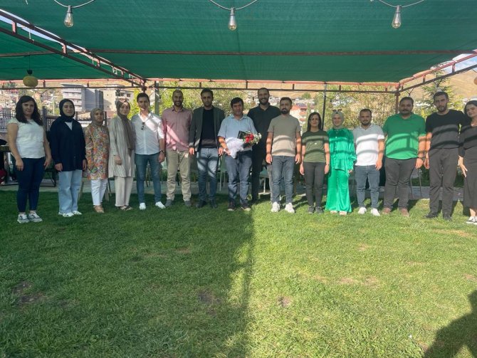 Müdürleri Karaman’ı sevgi koridoru ile uğurladılar