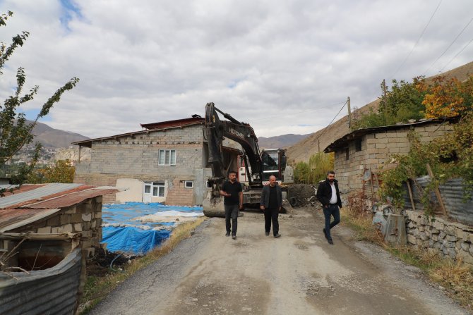 Sümbül mahallesinde yol çalışması start aldı