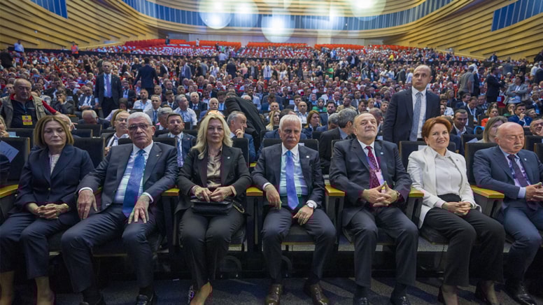 İYİ Parti başkanını seçiyor...