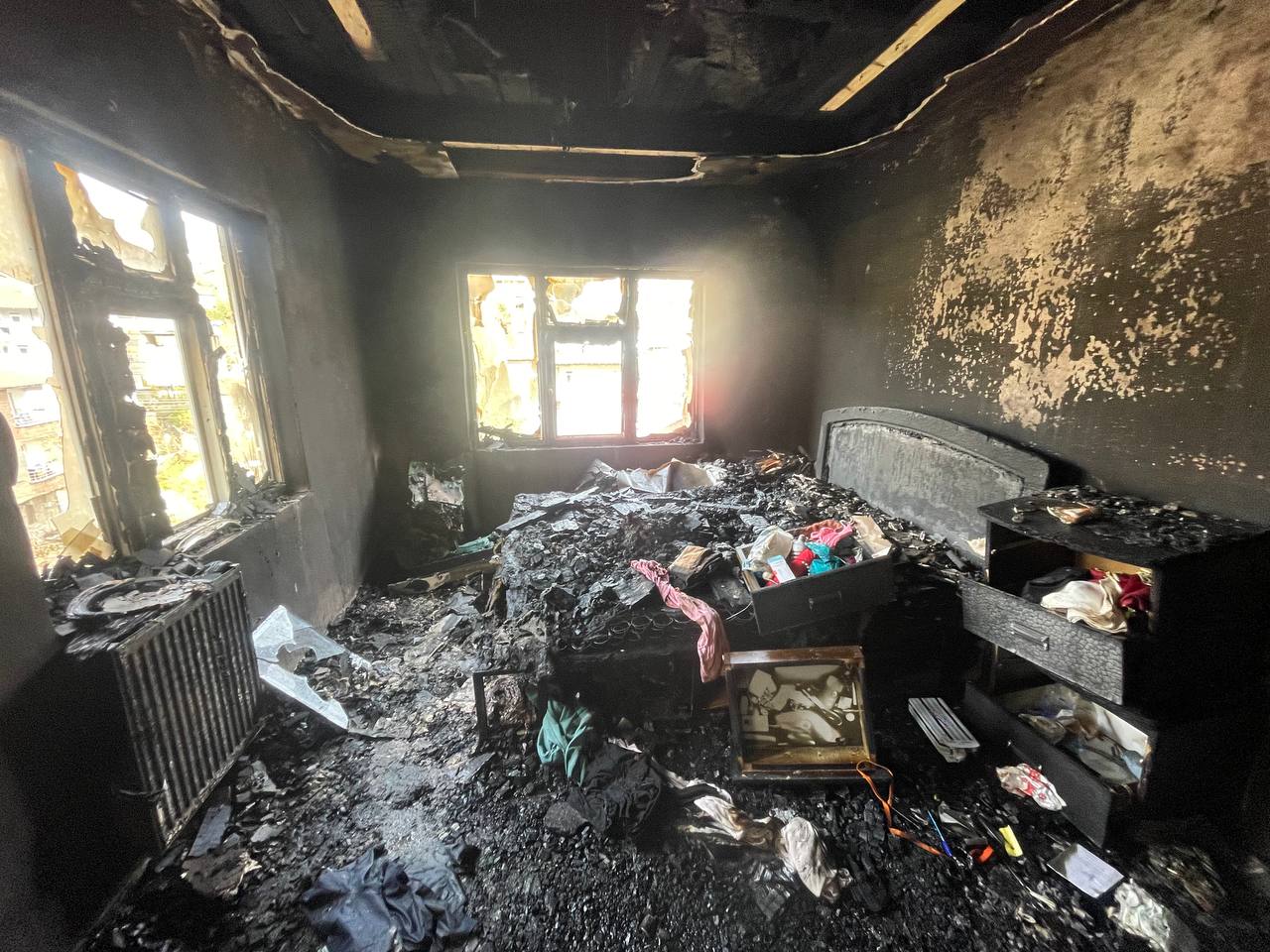 Hakkâri’de çıkan yangın evi küle çevirdi
