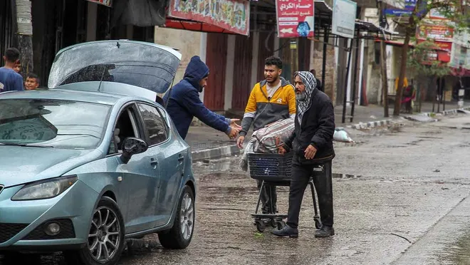 İsrail ordusu, Refah'ı tahliye ediyor