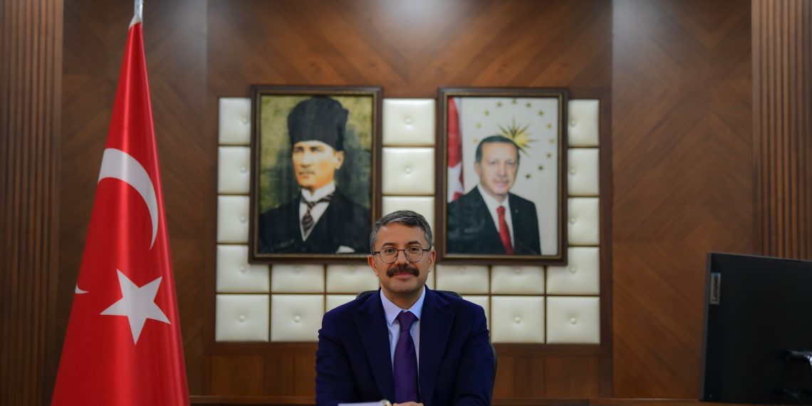 Hakkari Valisi Çelik’ten Barış ve Huzur Dileği