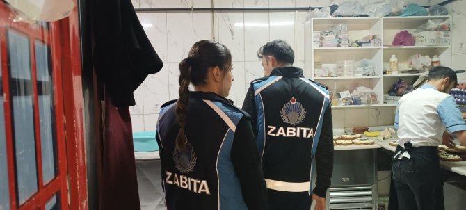 Zabıta imalathaneleri denetledi